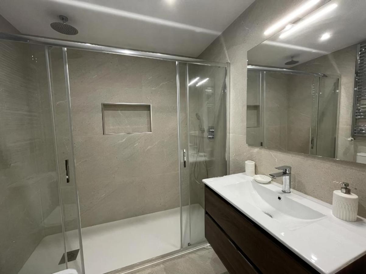 Amplio Y Moderno Piso De 4 Habitaciones Y Terraza Pontevedra Luaran gambar